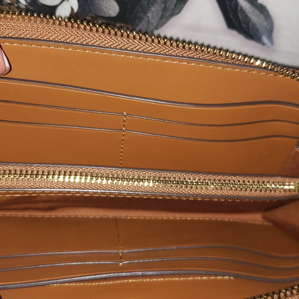 Tory Burch Emerson Woven Continental - Picture 5 of 9